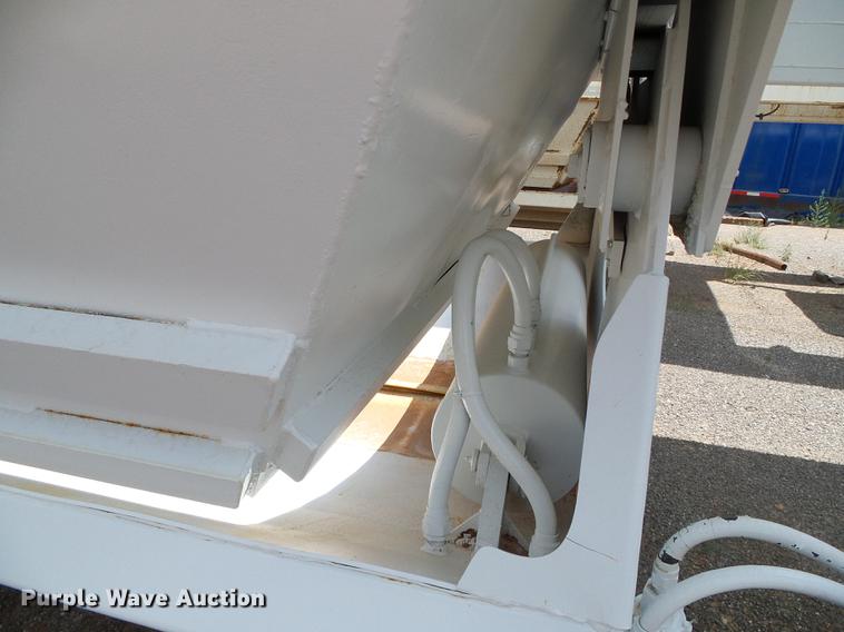 image for item DD5806 2013 Dakota bottom dump trailer