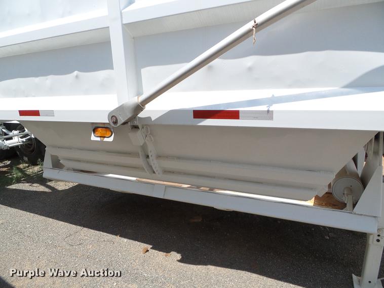 image for item DD5806 2013 Dakota bottom dump trailer
