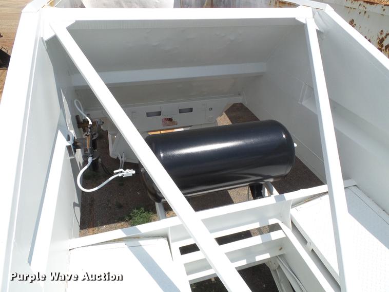 image for item DD5806 2013 Dakota bottom dump trailer