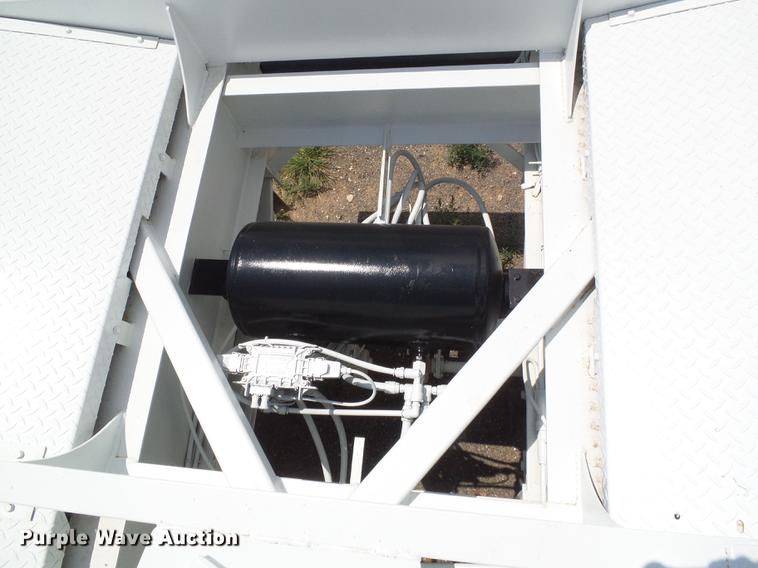 image for item DD5806 2013 Dakota bottom dump trailer