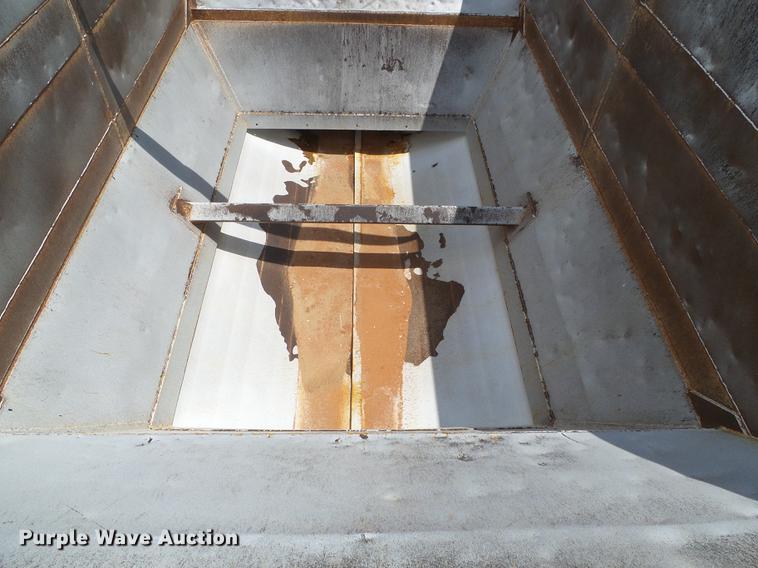 image for item DD5806 2013 Dakota bottom dump trailer