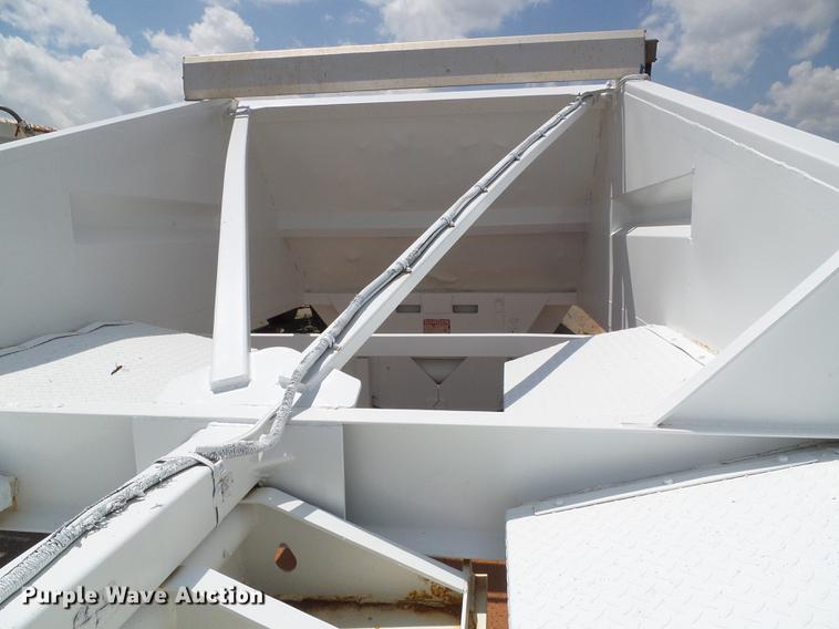 image for item DD5806 2013 Dakota bottom dump trailer