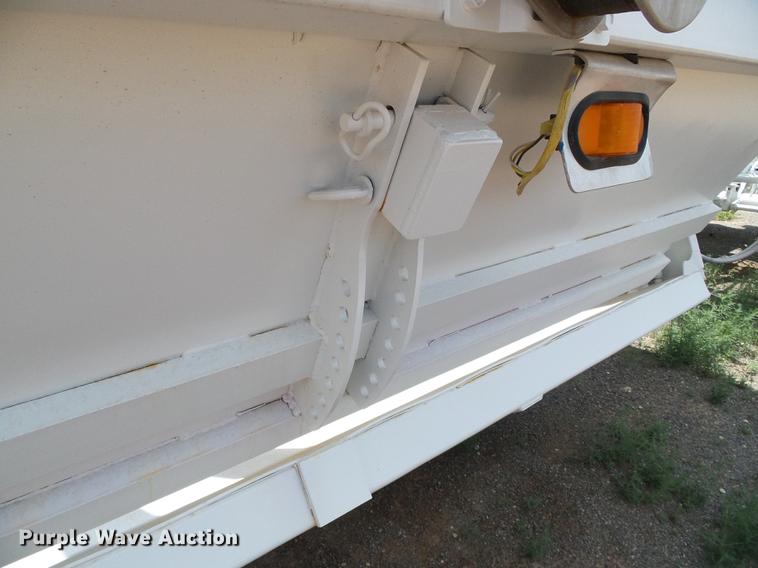 image for item DD5806 2013 Dakota bottom dump trailer