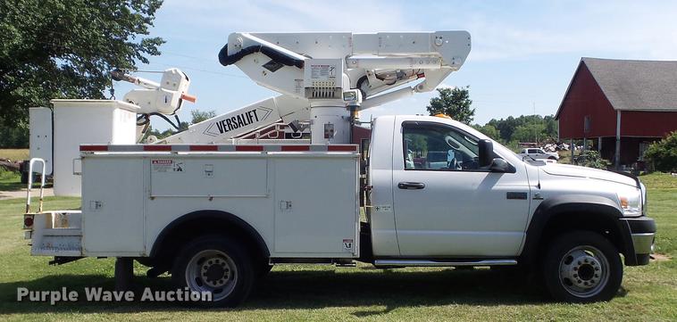 image for item DD7218 2008 Sterling Bullet bucket truck