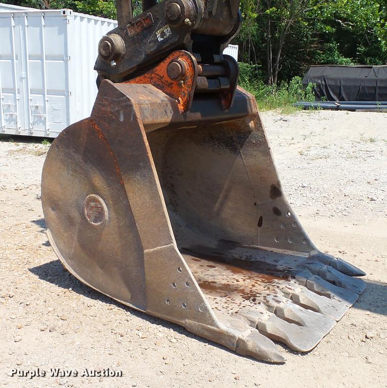 image for item DD7261 2003 John Deere 330C LC excavator