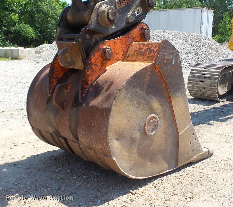 image for item DD7261 2003 John Deere 330C LC excavator