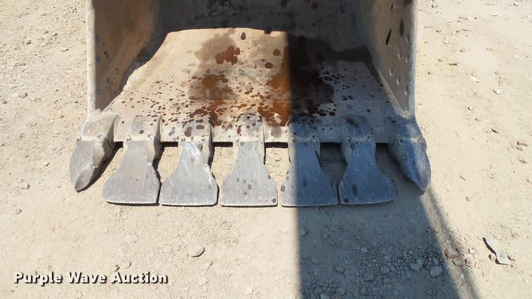 image for item DD7261 2003 John Deere 330C LC excavator