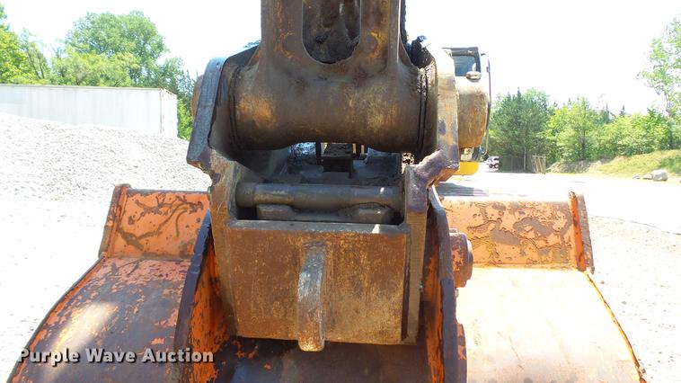 image for item DD7261 2003 John Deere 330C LC excavator