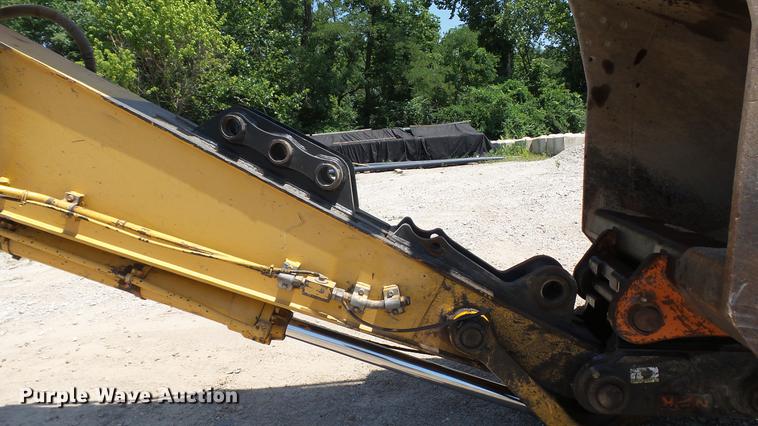 image for item DD7261 2003 John Deere 330C LC excavator