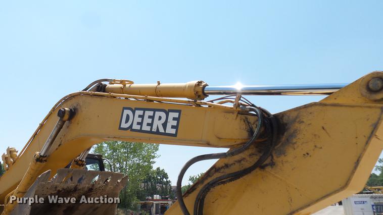 image for item DD7261 2003 John Deere 330C LC excavator