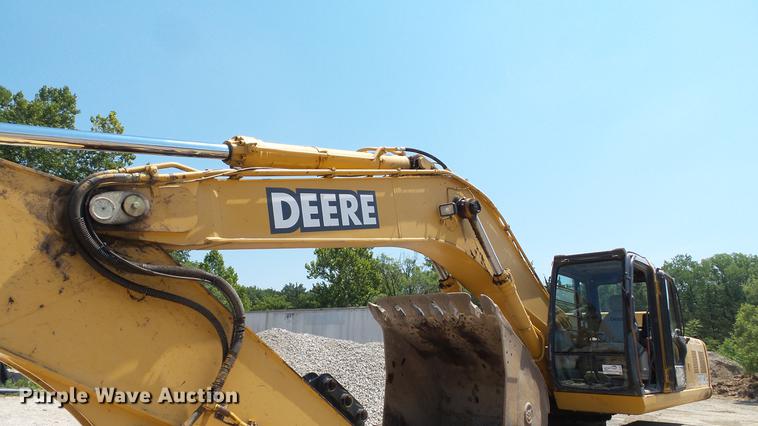 image for item DD7261 2003 John Deere 330C LC excavator