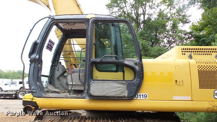image for item DD7261 2003 John Deere 330C LC excavator