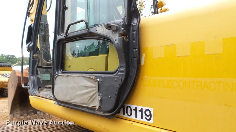 image for item DD7261 2003 John Deere 330C LC excavator