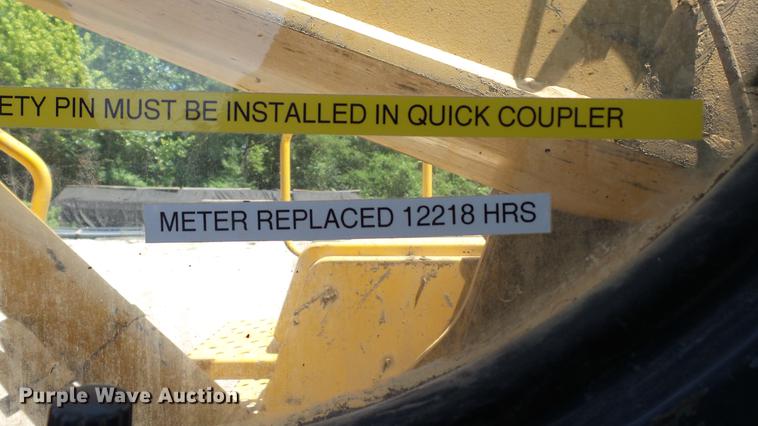 image for item DD7261 2003 John Deere 330C LC excavator