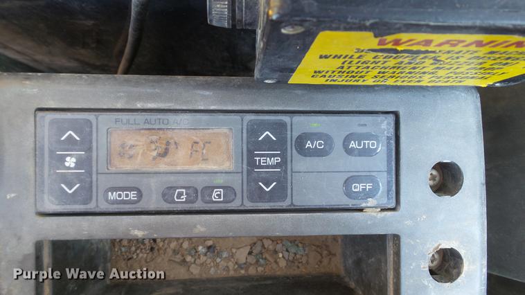 image for item DD7261 2003 John Deere 330C LC excavator
