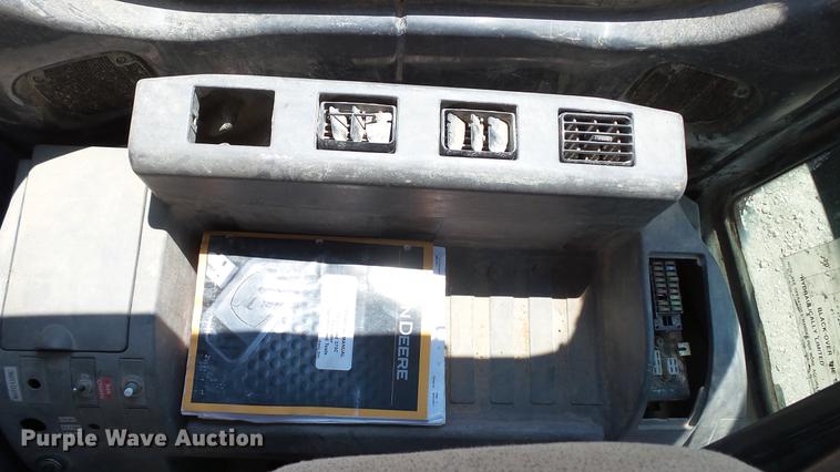 image for item DD7261 2003 John Deere 330C LC excavator