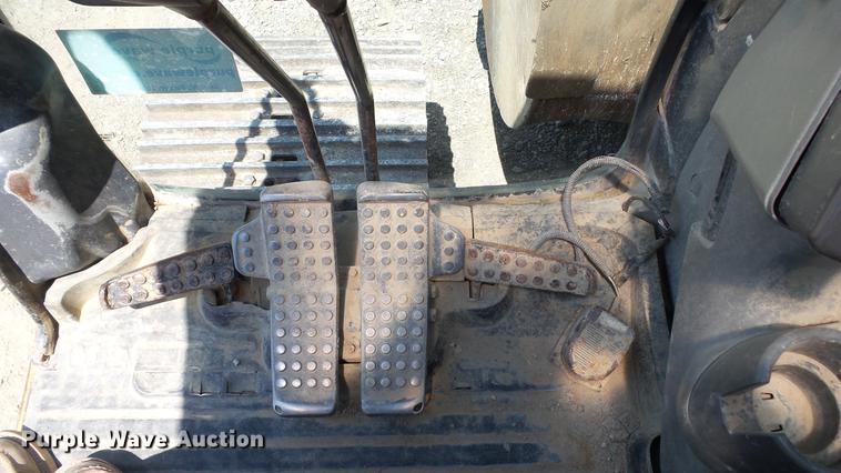 image for item DD7261 2003 John Deere 330C LC excavator