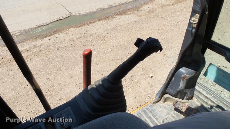 image for item DD7261 2003 John Deere 330C LC excavator