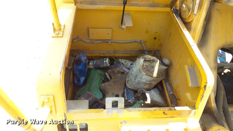 image for item DD7261 2003 John Deere 330C LC excavator