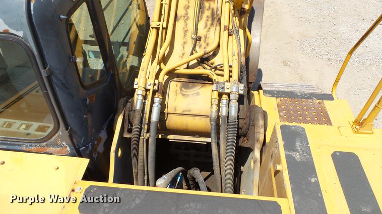image for item DD7261 2003 John Deere 330C LC excavator