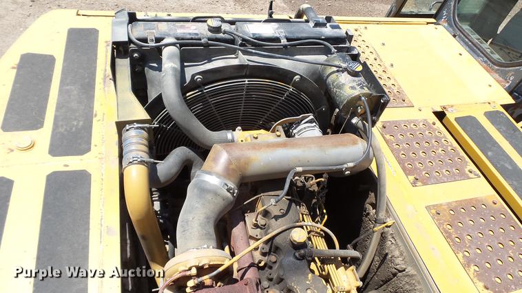 image for item DD7261 2003 John Deere 330C LC excavator