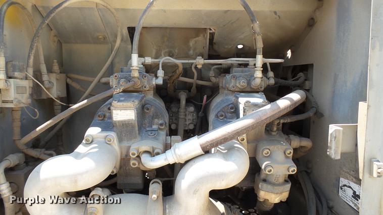 image for item DD7261 2003 John Deere 330C LC excavator