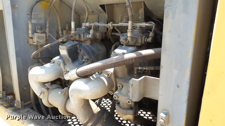 image for item DD7261 2003 John Deere 330C LC excavator