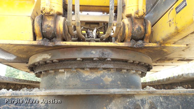 image for item DD7261 2003 John Deere 330C LC excavator