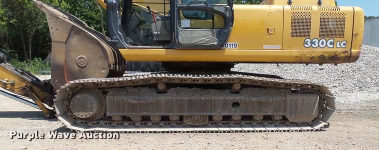 image for item DD7261 2003 John Deere 330C LC excavator