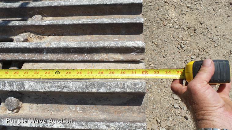 image for item DD7261 2003 John Deere 330C LC excavator