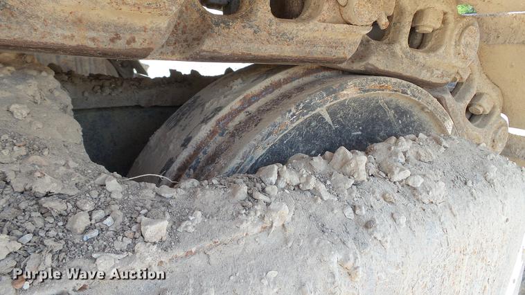 image for item DD7261 2003 John Deere 330C LC excavator