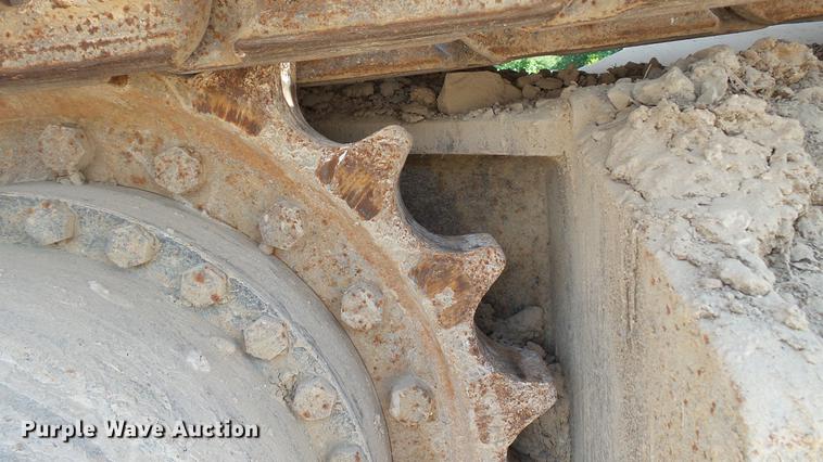 image for item DD7261 2003 John Deere 330C LC excavator