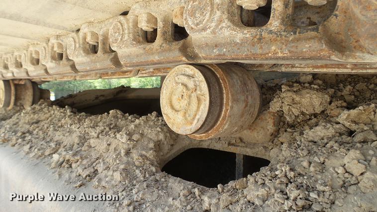 image for item DD7261 2003 John Deere 330C LC excavator