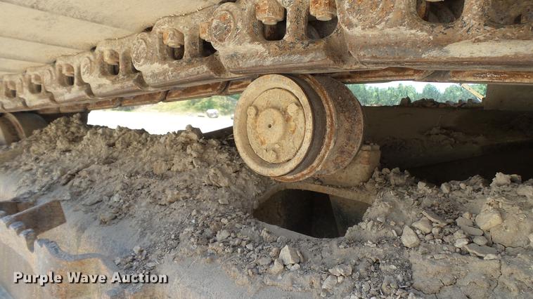 image for item DD7261 2003 John Deere 330C LC excavator