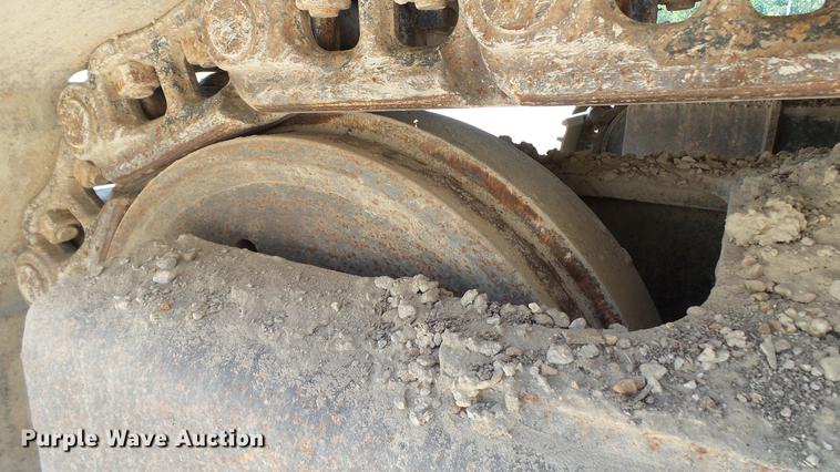 image for item DD7261 2003 John Deere 330C LC excavator