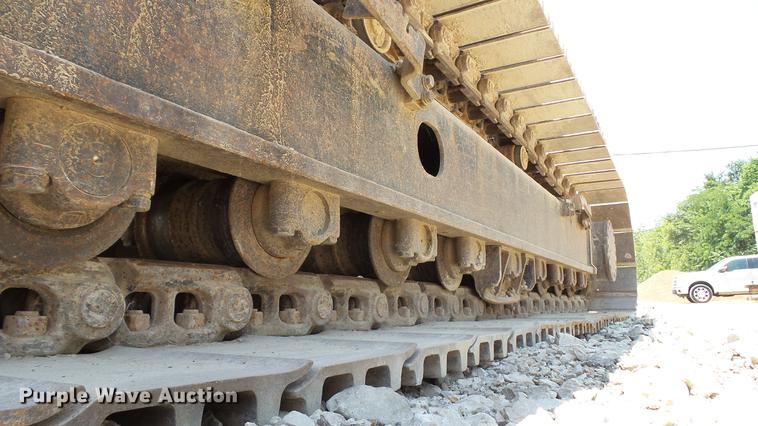 image for item DD7261 2003 John Deere 330C LC excavator