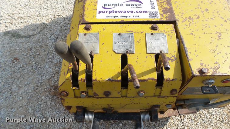 image for item DD7271 1994 Rammax RW1404 trench compactor