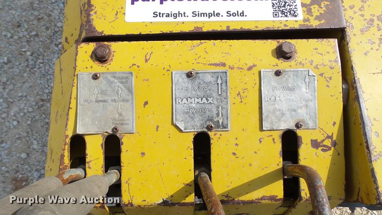 image for item DD7271 1994 Rammax RW1404 trench compactor