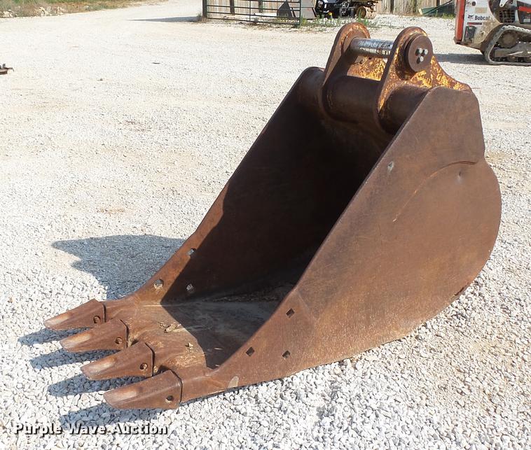 image for item DD7272 Excavator bucket