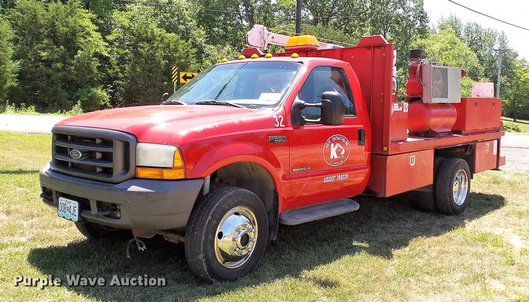 image for item DD7288 2001 Ford F550 Super Duty XLT service truck with crane