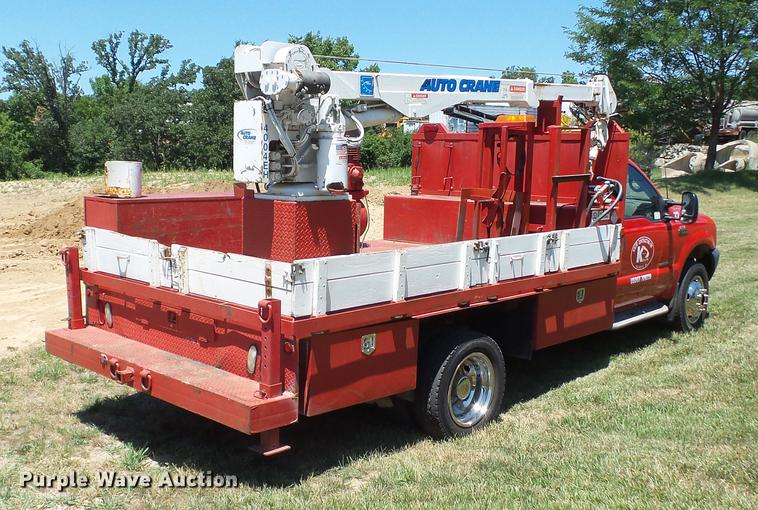image for item DD7288 2001 Ford F550 Super Duty XLT service truck with crane