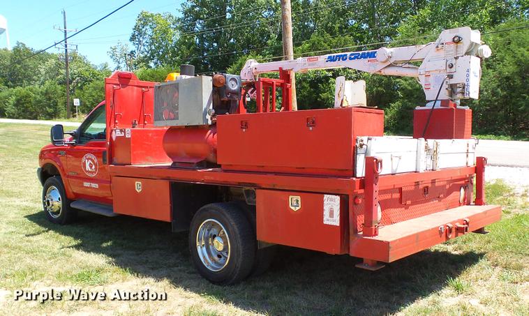 image for item DD7288 2001 Ford F550 Super Duty XLT service truck with crane