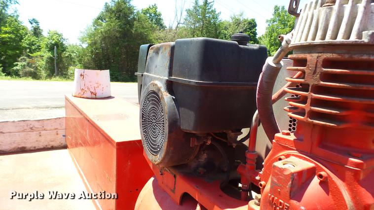 image for item DD7288 2001 Ford F550 Super Duty XLT service truck with crane