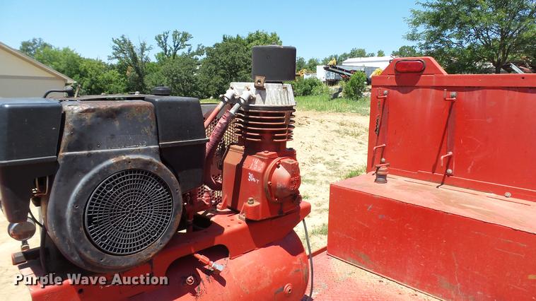 image for item DD7288 2001 Ford F550 Super Duty XLT service truck with crane