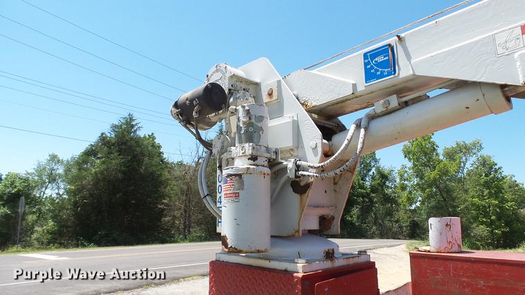 image for item DD7288 2001 Ford F550 Super Duty XLT service truck with crane