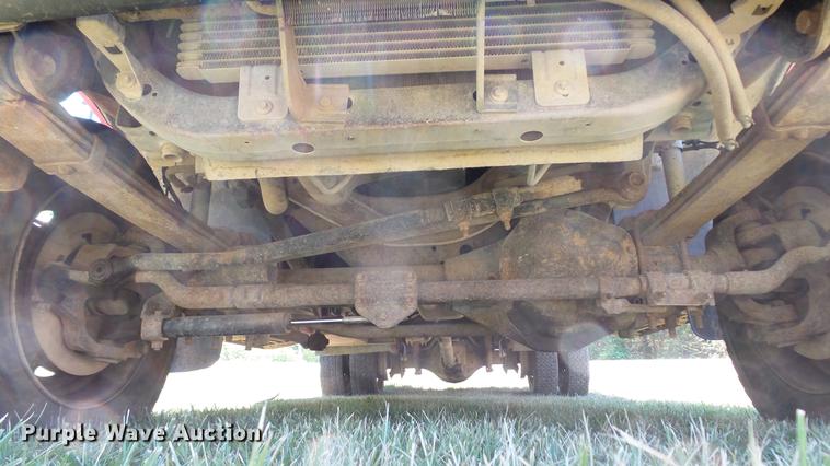 image for item DD7288 2001 Ford F550 Super Duty XLT service truck with crane