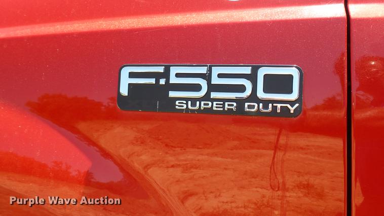 image for item DD7288 2001 Ford F550 Super Duty XLT service truck with crane