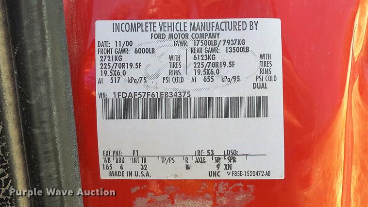 image for item DD7288 2001 Ford F550 Super Duty XLT service truck with crane