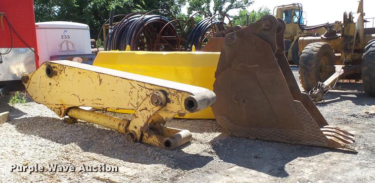 image for item DD7290 1998 New Holland EC600 excavator