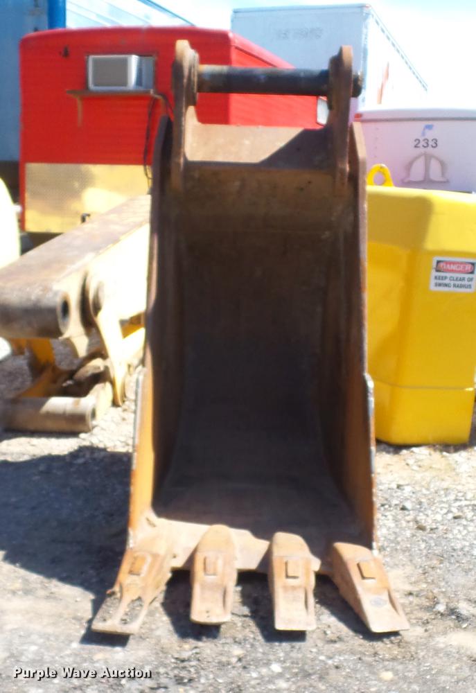 image for item DD7290 1998 New Holland EC600 excavator